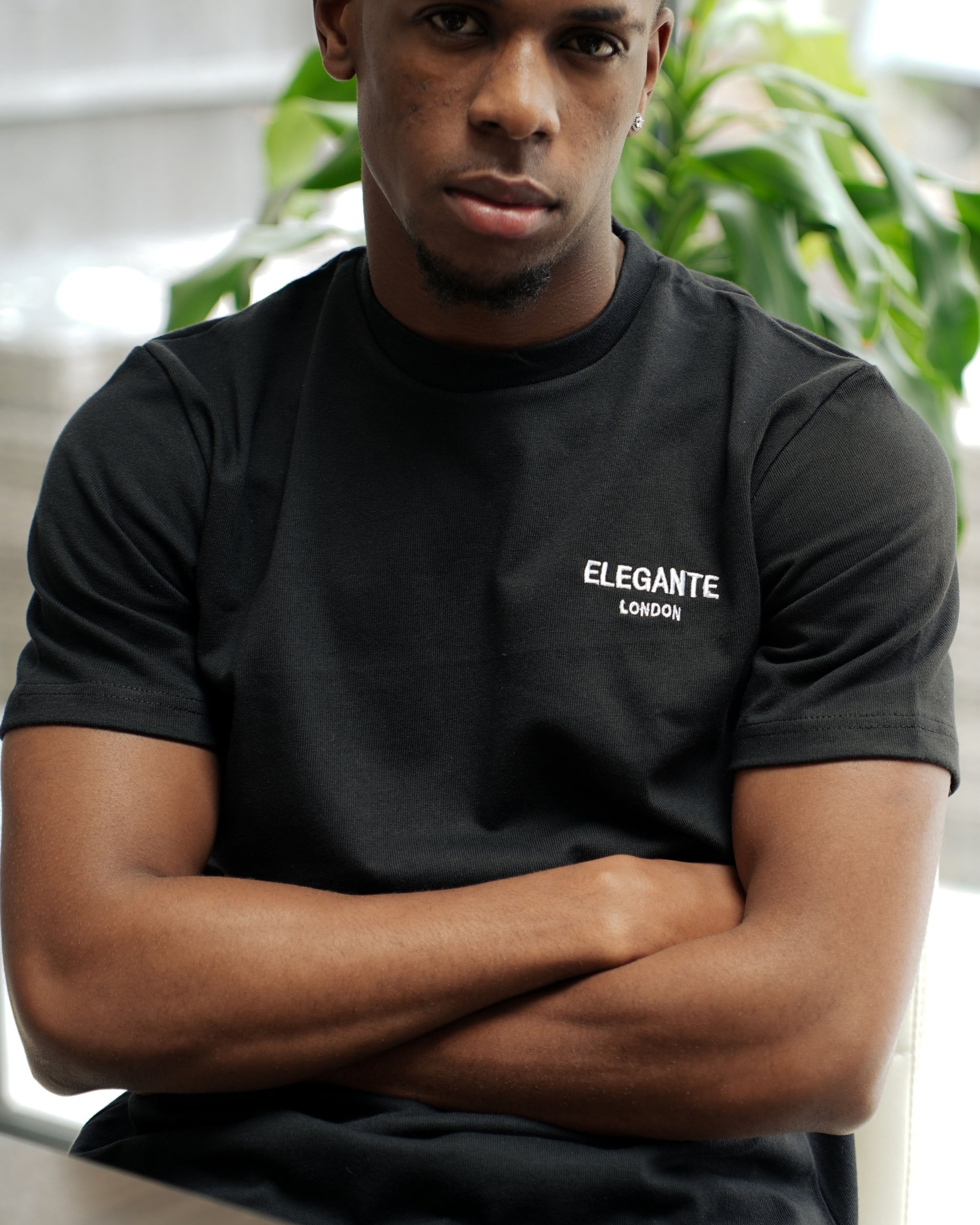 Signature Black T-Shirt-thumbmail-4